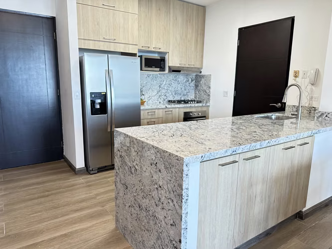 Apartamento Remodelado PH Destiny Avenida Balboa | Vista Mar | Terraza | $260K