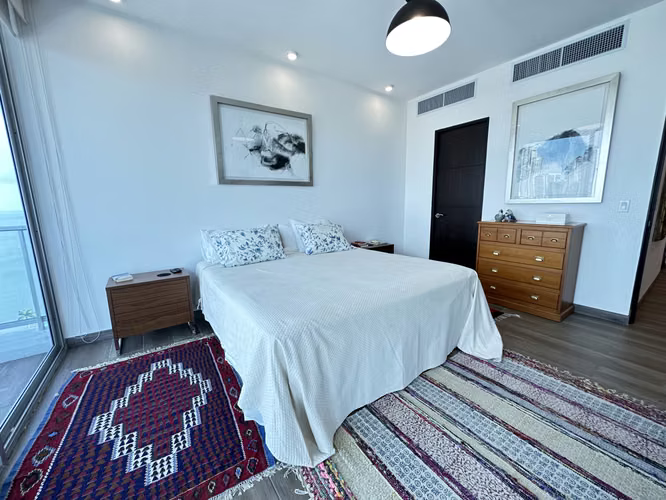 Apartamento Remodelado PH Destiny Avenida Balboa | Vista Mar | Terraza | $260K