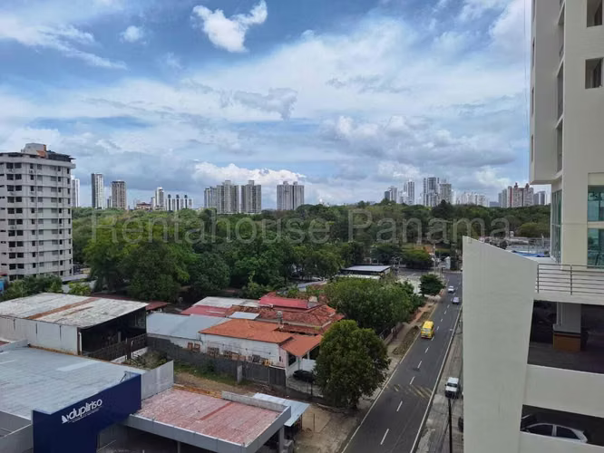 Venta de Apartamento con Línea blanca en San Francisco Ph Torres del Golf EC