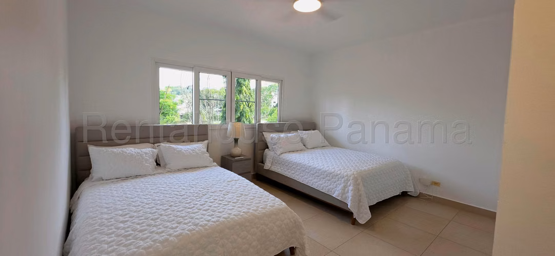 Alquiler de Casa Amoblado en Cocoli Country Club Tucan EC