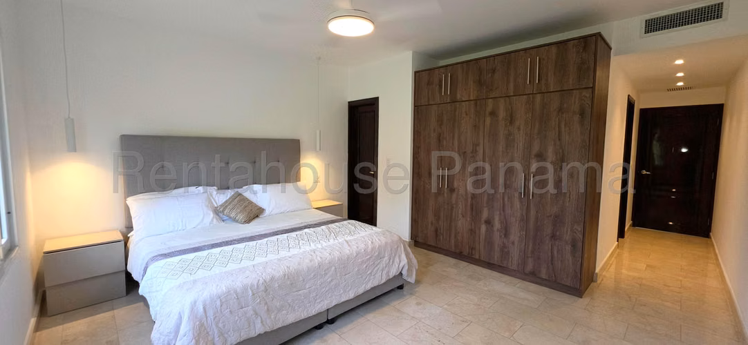 Alquiler de Casa Amoblado en Cocoli Country Club Tucan EC