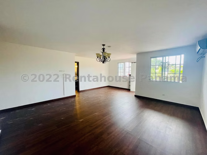 Venta de Casa en El Bosque El doral KF