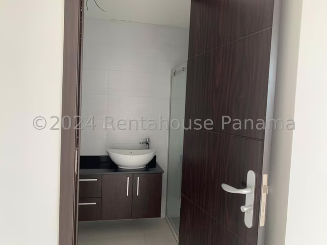 Alquiler de Apartamento en El Cangrejo Ph Carreras Tower Solo Cliente Directo MC