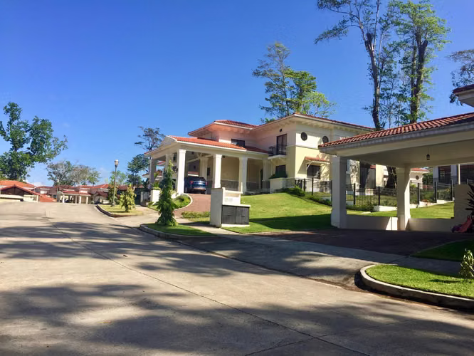 Venta de Terreno en Clayton Los Senderos Solo Cliente Directo MC