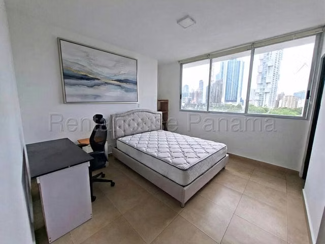 Apartamento en venta en The One Tower 27LRL685
