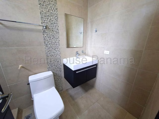 Apartamento en venta en The One Tower 27LRL685
