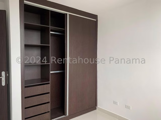 Apartamento en alquiler en PH Carreras Towers 26LRL6838