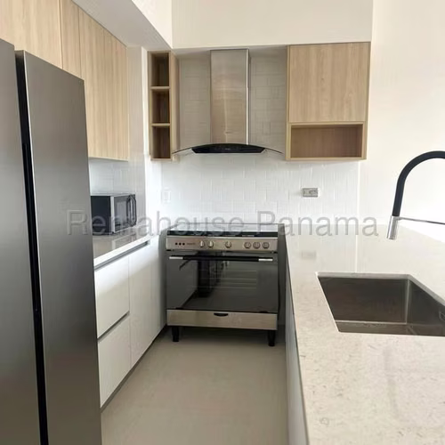 Apartamento amoblado en venta en Santa María PH Village Center