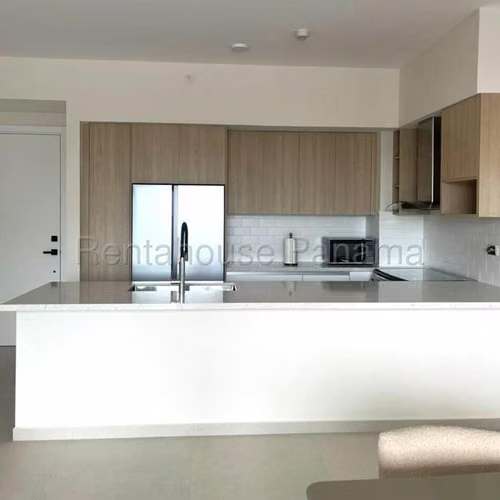 Apartamento amoblado en venta en Santa María PH Village Center