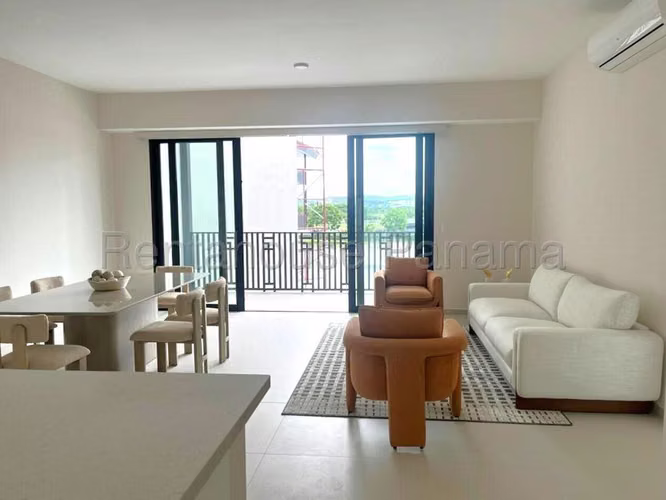 Apartamento amoblado en venta en Santa María PH Village Center