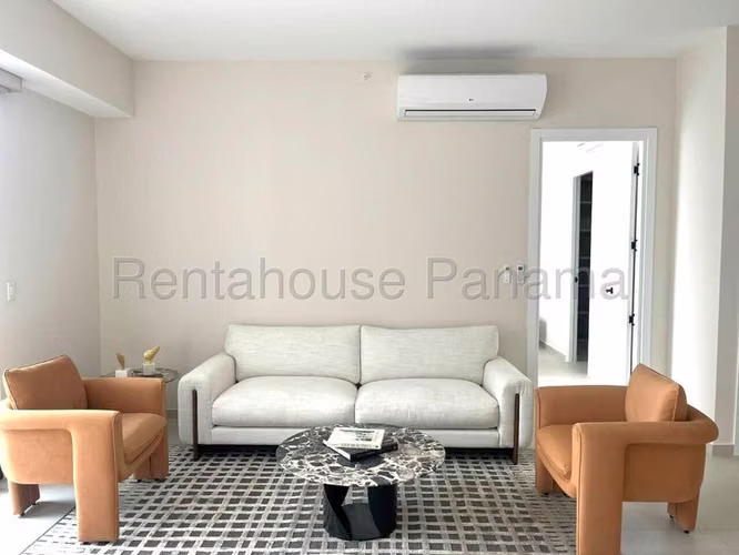 Apartamento amoblado en venta en Santa María PH Village Center