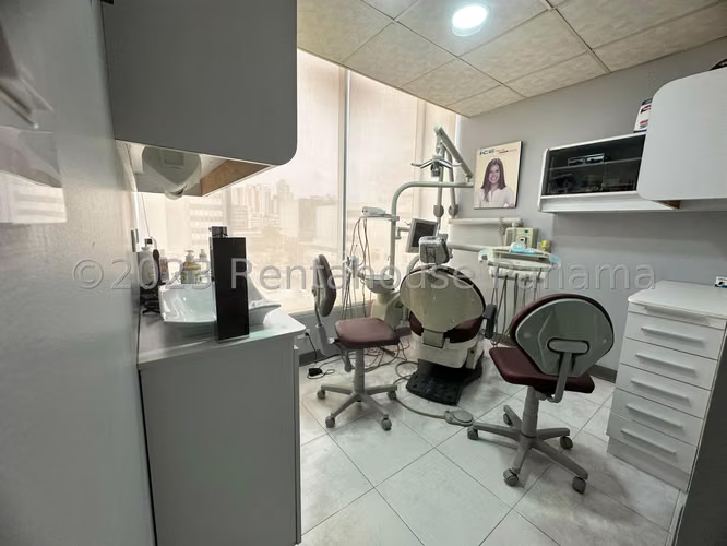 Venta de Consultorio en Obarrio Plaza Ejecutiva