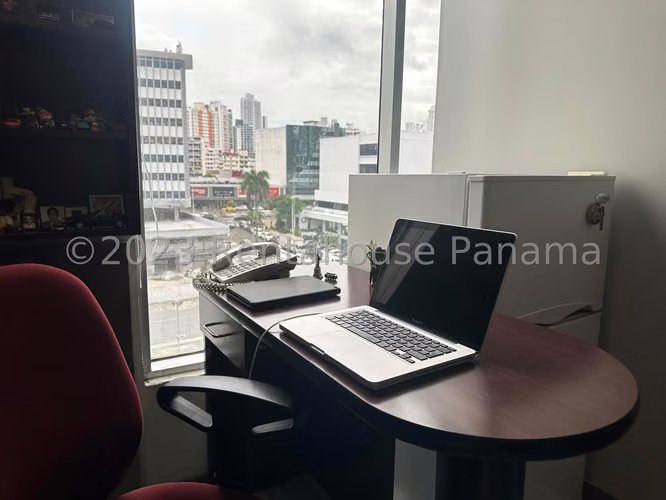 Venta de Consultorio en Obarrio Plaza Ejecutiva
