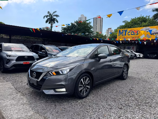 NISSAN VERSA 2023 SOLO 40 MIL KILOMETROS