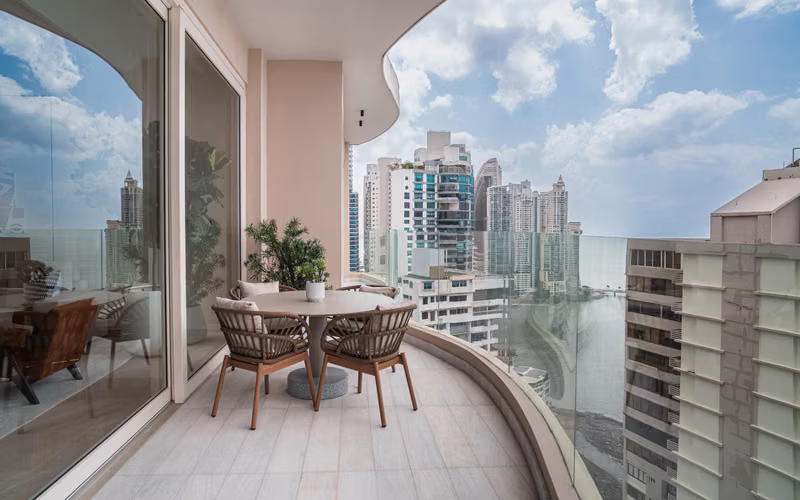 VENTA APARTAMENTO - PH THE TOWERS - 395m2 AMOBLADO
