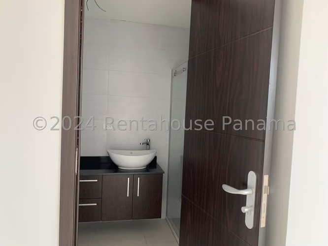 Alquiler de Apartamento en El Cangrejo Ph Carreras Tower Solo Cliente Directo LFC