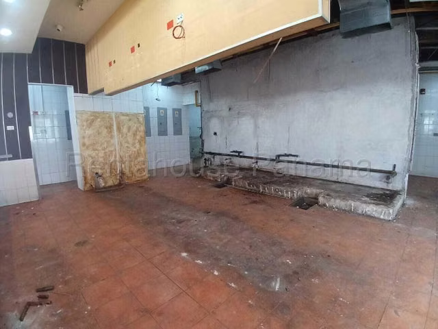 Alquiler de Local Comercial Drive Thru en Brisas del Golf 26SPCG6649