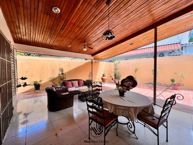 Venta de Casa con Terraza en San Francisco Villa Lilla - YP