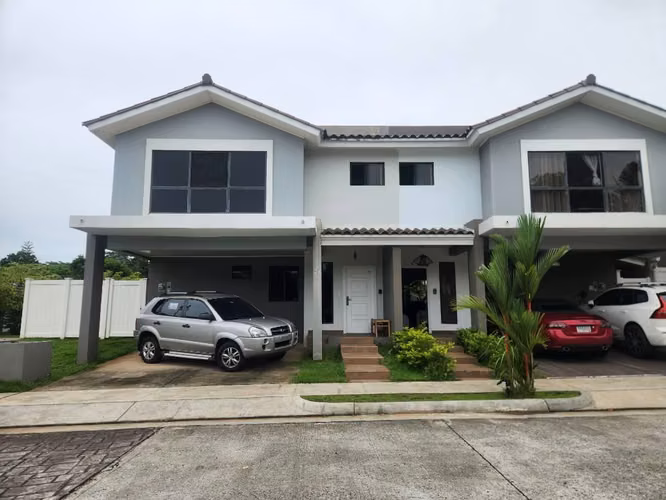 Paseo del Norte,  PH Aventura