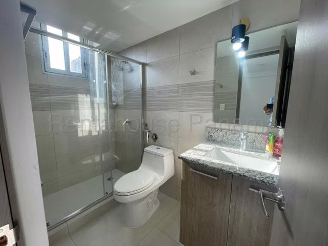 Alquiler de Apartamento en El Bosque 27LBR182