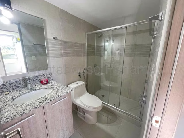 Alquiler de Apartamento en El Bosque 27LBR182