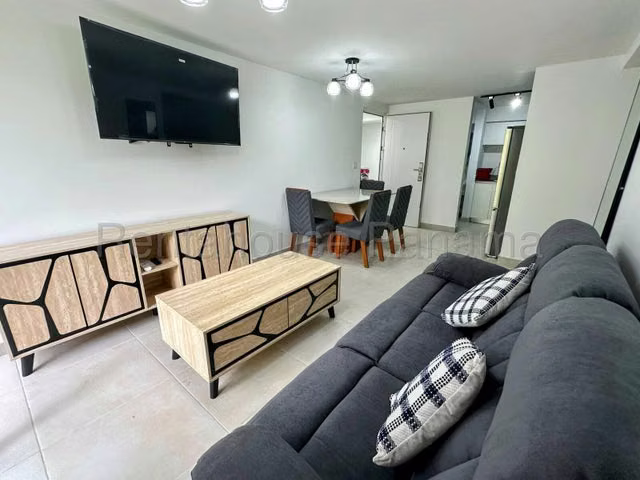 Alquiler de Apartamento en Parque Lefevre 27LBR309