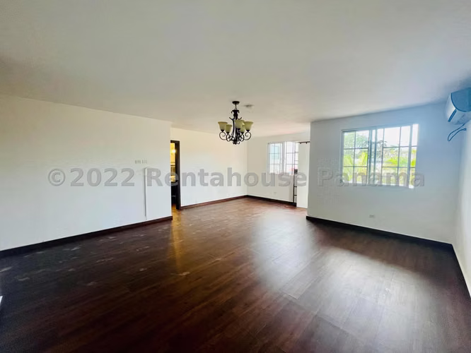 Casa en Venta en PH EL DORAL El Bosque 27AECC659