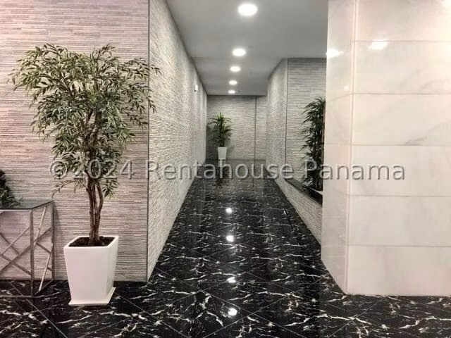 Se Alquila Apartamento en El Cangrejo LA27-689