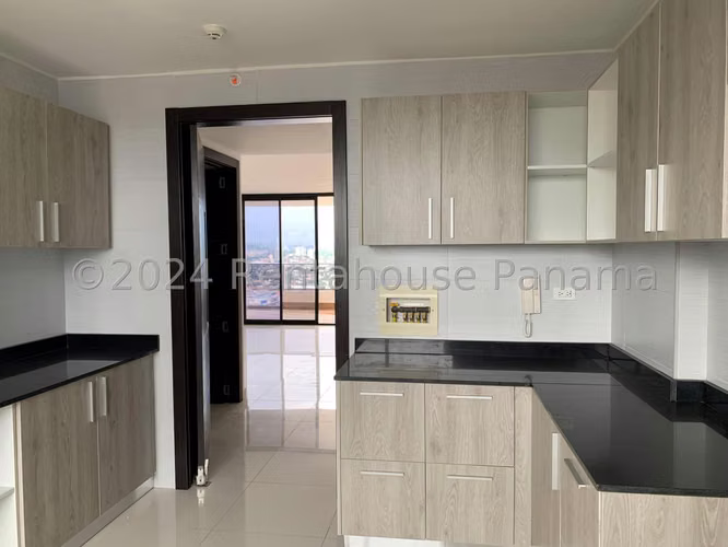 Se Alquila Apartamento en El Cangrejo LA27-689