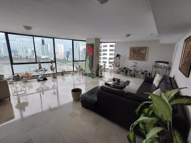 Apartamento en Venta en Punta Paitilla. PH MAR DE PLATA. 25LDC10179