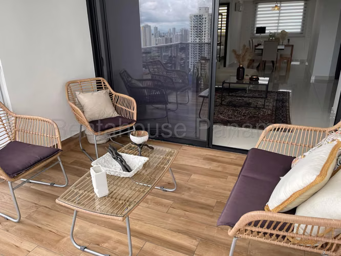 Se Vende Apartamento en El Cangrejo LA27-687