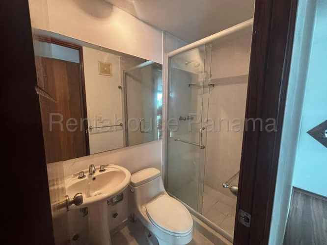 Apartamento en Alquiler en San Francisco. PH TERRAMAR. 27LDC313