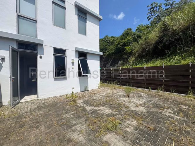 Se Vende Apartamento en Altos de Panama LA27-435