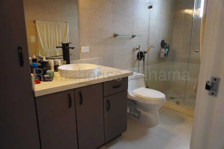 Casa en Venta en Clayton. PH EMBASSY GARDENS. 27LDC671