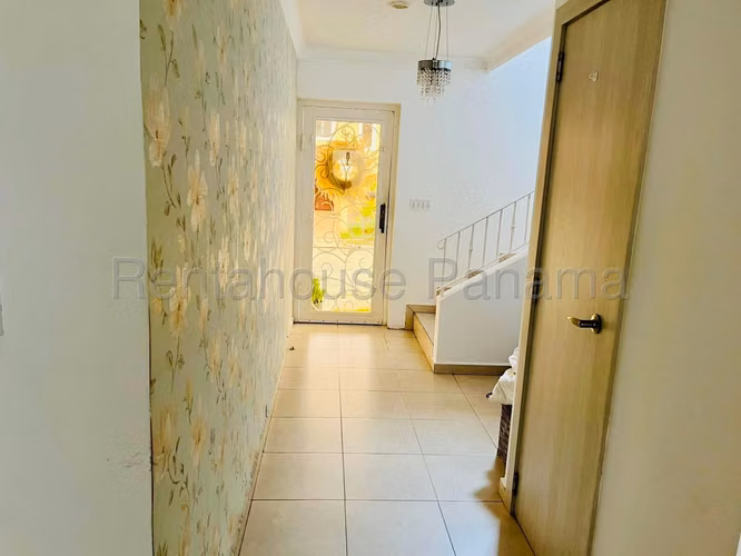 Se Vende Casa en Brisas Del Golf LA27-657