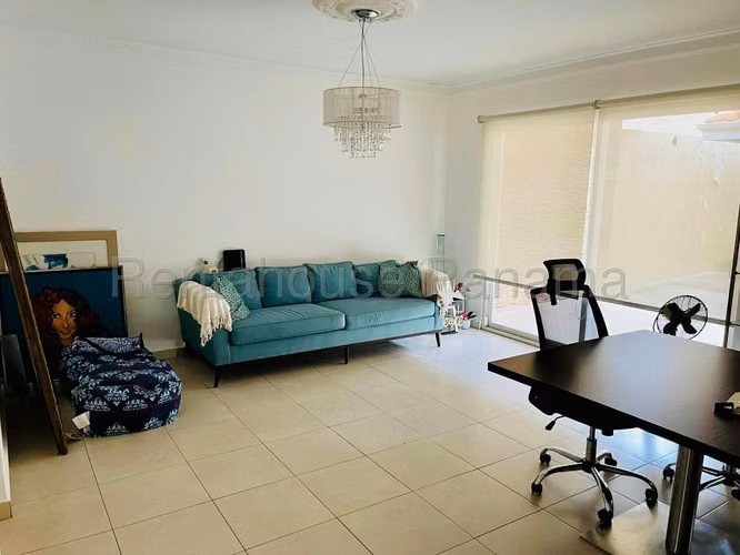 Se Vende Casa en Brisas Del Golf LA27-657