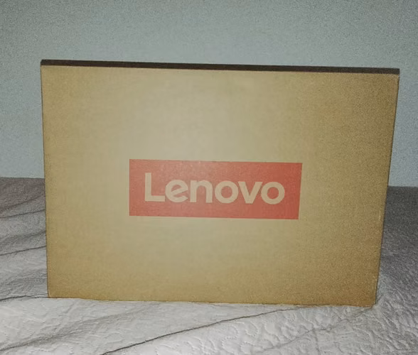 Lenovo IdeaPad Slim 3 15AMN8 – ¡Nueva, sin uso! Ryzen 3 | 8GB RAM | 512GB SSD