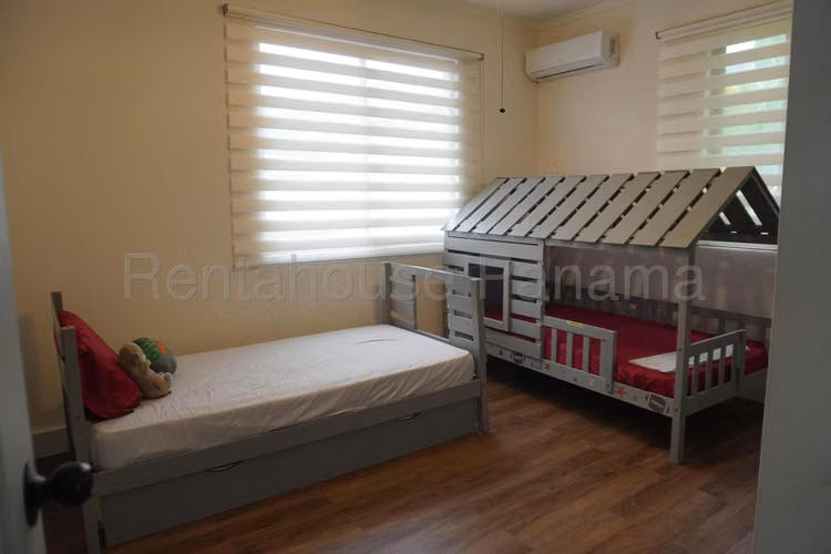 Se Vende Casa en Clayton LA27-671