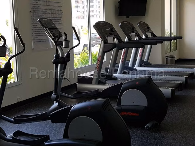 Vendo Apartamento de 253 m² en PH Legacy, Santa María 26-5986GG