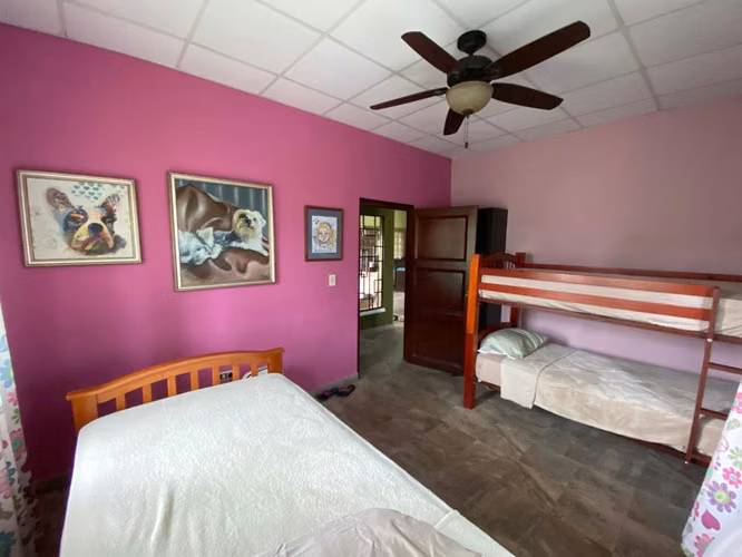 Linda  y completa casa en la Paz de Chame - Mesa de billar