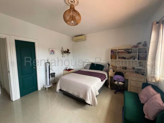 Casa en venta en Costa del Este PH Palmeras del Este