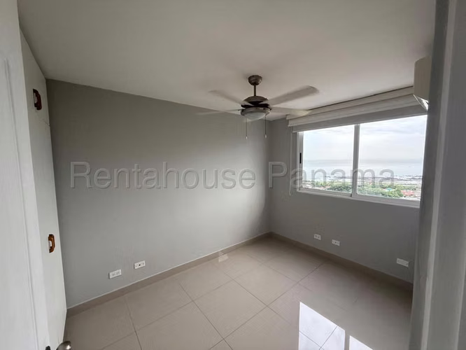 Apartamento en venta en San Francisco PH Torres Mar del Sur