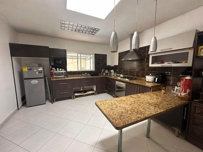 VENTA CASA EN LAS CUMBRES Urb. Praderas del Rocio (BCO UNK)