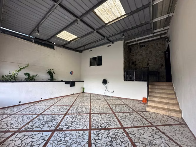 VENTA CASA EN LAS CUMBRES Urb. Praderas del Rocio (BCO UNK)