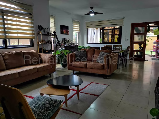  ¡Exclusiva Residencia de Lujo en Venta | 5 Recámaras | Piscina Privada | Área BBQ GC