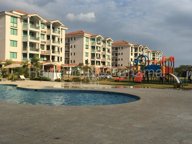 Se Vende Apartamento en Costa Sur VLU27-300
