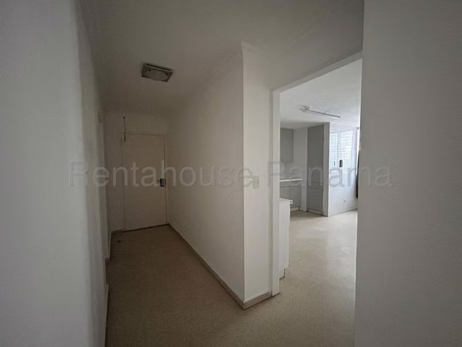 Se Vende Apartamento en Marbella VLU27-409