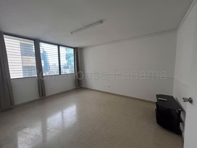 Se Vende Apartamento en Marbella VLU27-409