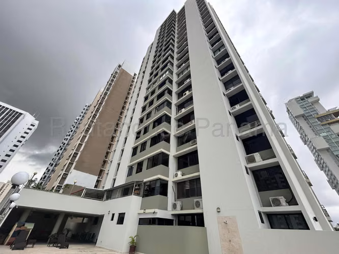 Se Vende Apartamento en Marbella VLU27-409