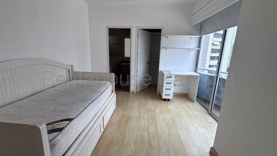 Se Vende Apartamento en Paitilla VLU27-298